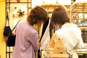 ジーンズメイト池袋本店｜おしゃれでリーズナブルなカジュアルファッションを提供