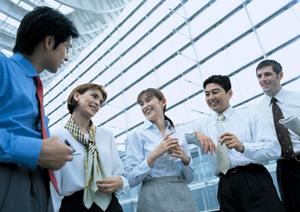 大人のシンプルなレディースファッション